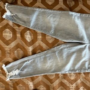 Universal Thread Cropped Jeans